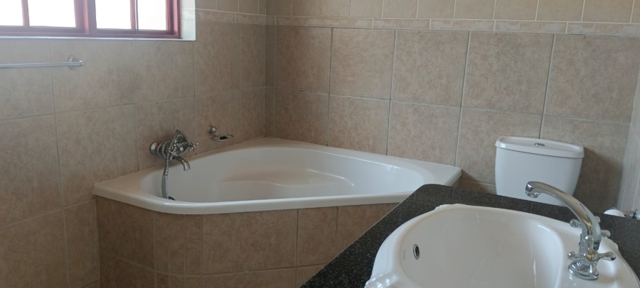 To Let 3 Bedroom Property for Rent in Flamwood North West